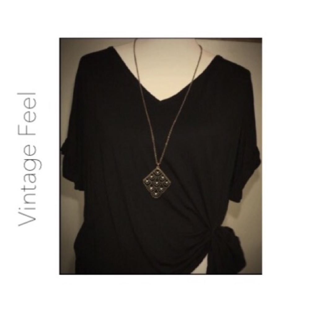 💥ⒽⓅ💥Vintage appeal, brass deco-esque necklace